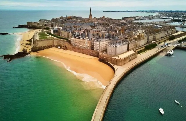 Flower Camping International de la Hallerais * - Mobile home Comfort 24.2 m2 - 2 bedrooms - Terrace not covered 4 people