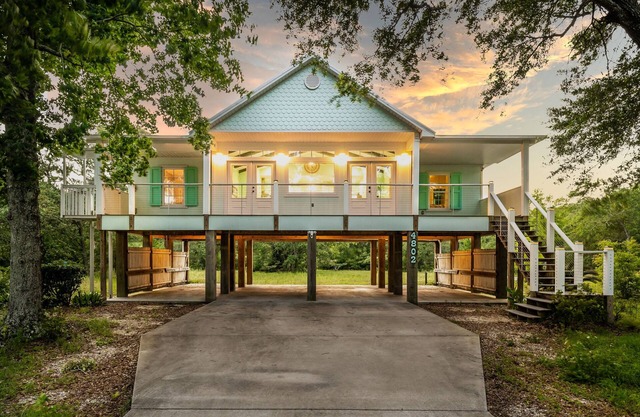 Fly Away From The Day-To-Day! Quiet & Peaceful 2BR Oasis yet close enough to all