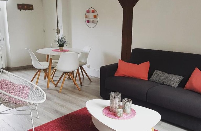 Fontainebleau Sweet Home