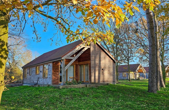 Four Bedroom Cottage - King's Lynn - Hay's Wood Retreat