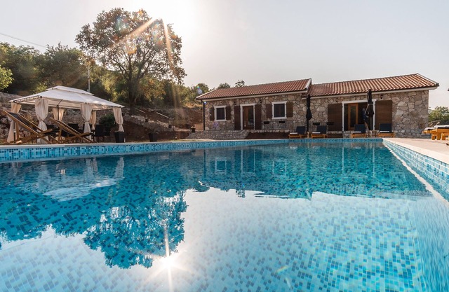 Four bedroom stone Villa with swimming Pool and stunning view