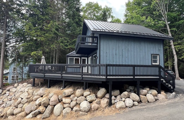 Fourth Lake Getaway Lodges ~ Sunnyside Lodge
