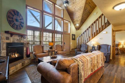 Fox Hollow Family Lodge