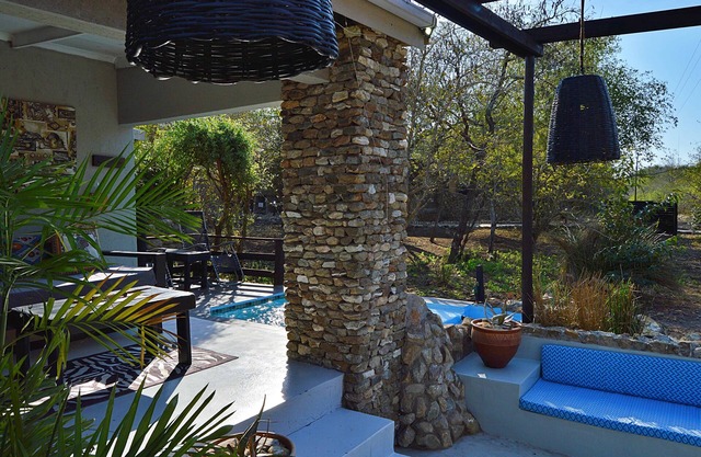 Foxy Crocodile Bush Retreat