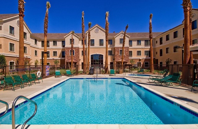 Free Breakfast. Outdoor Pool & Hot Tub. Close to Edwards Air Force Base!