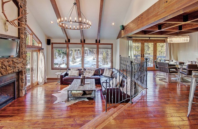 FREE SkyCard Activities - Large Luxury Retreat, Private Hot Tub, 7 Bedrooms - Summit Solitude Estate