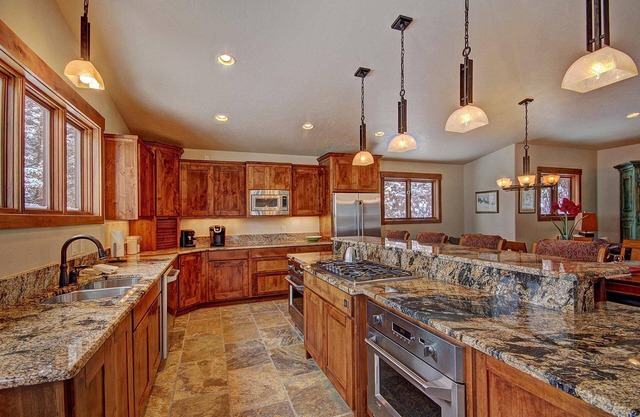 FREE SkyCard Activities - Huge Remodeled Luxury Home, Private Hot Tub, Home Theater - Casa de Plata