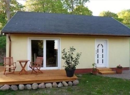 Freistehendes Ferienhaus am malerischen Nepperminer See mit Terrasse und Ruderboot