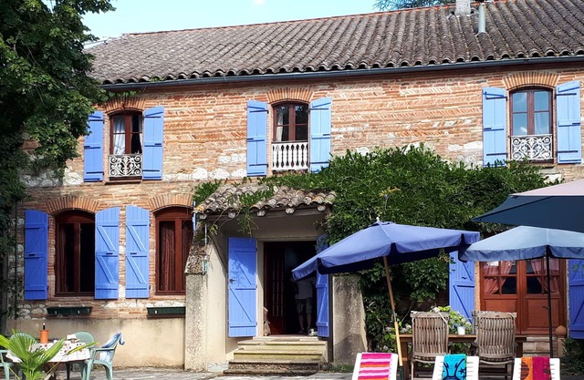 French Country House in quiet hamlet close to amenities