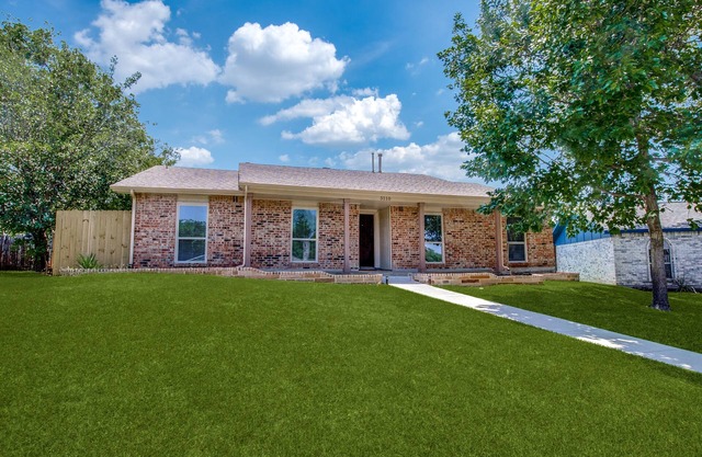 FRESHLY renovated home. Carrollton, DFW