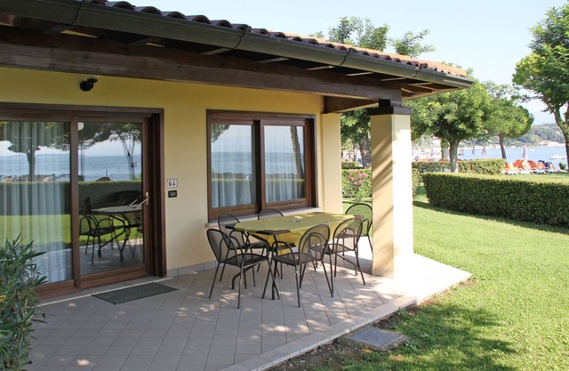 Front Lake Resort Le Corti del Lago by Interhome