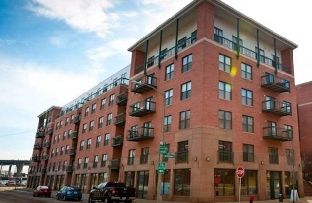 Frontdesk 132 Jefferson St Apts Milwaukee's Third Ward