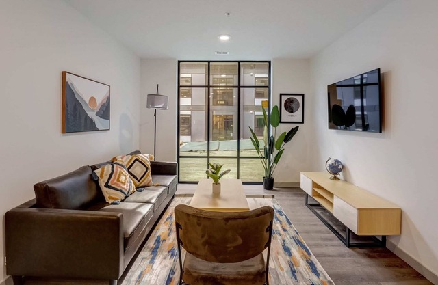 Frontdesk | 2 BR Apt by Lincoln Children's Museum