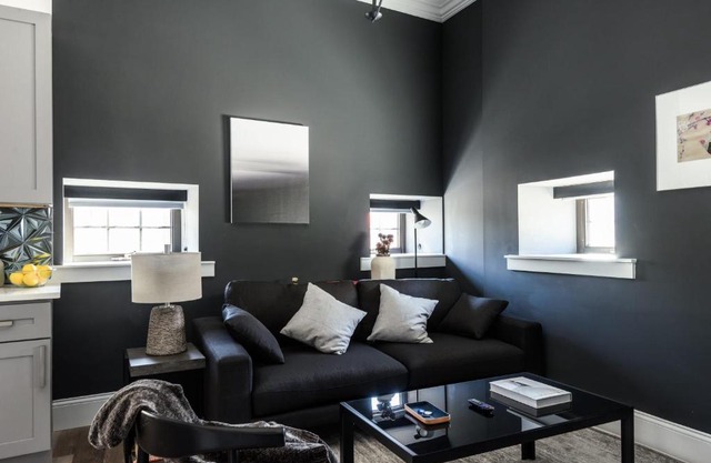 FRONTDESK Modern 1 BR Apt near Tower Grove Park