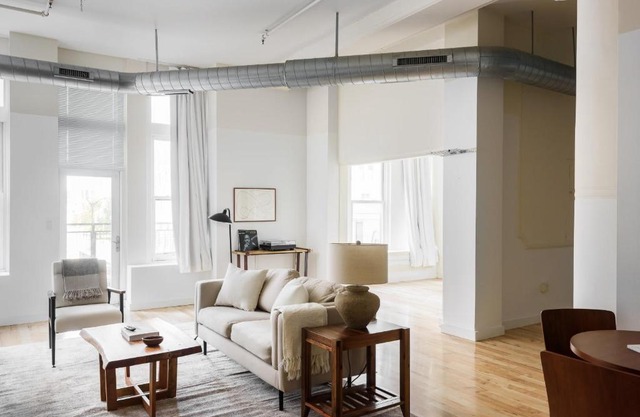 FRONTDESK Open 2BR near the Enterprise Center