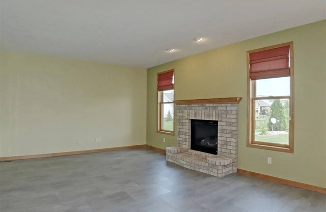 Full Family Friendly Home - EAA Ready!