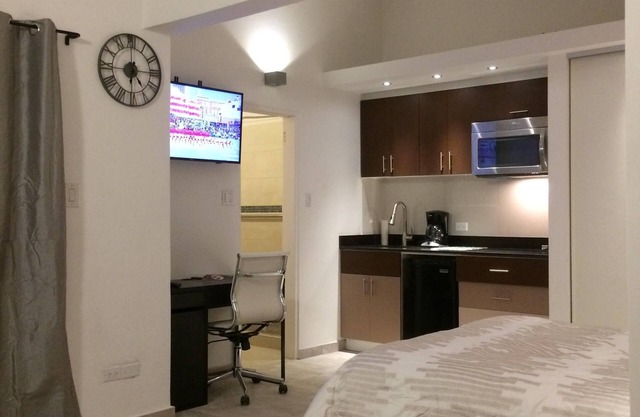 Full Studio Appartment, in Top Location walking distance