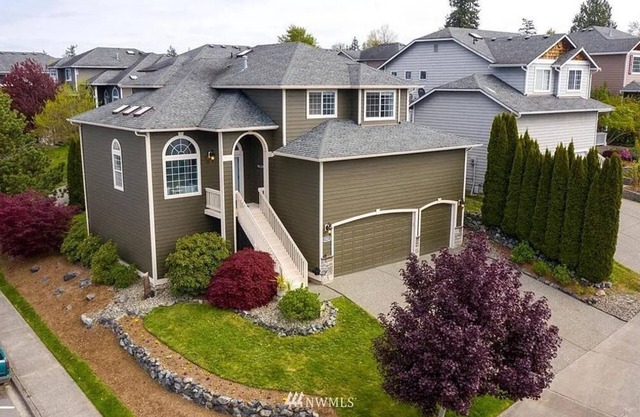 Fully Furnished charming 4-bedroom house in enchanting Marysville with WiFi