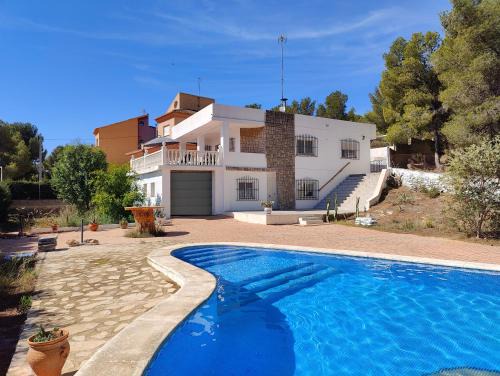 Fully private villa for 12p with large pool in Valencia-Náquera