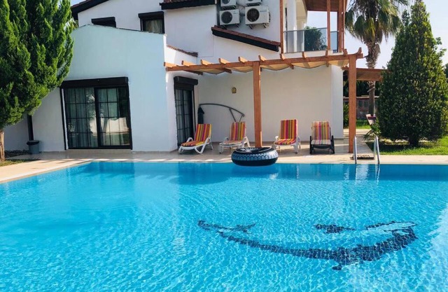 Fun&Sun Luxury River Villa With Amazing Landscape