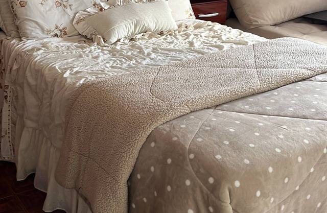 Furnished studio apartment with kitchen