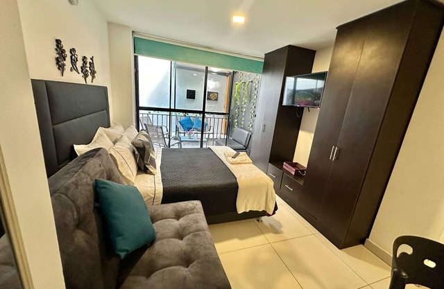 Furnished studio apartment with patio galerias chapinero super located in.