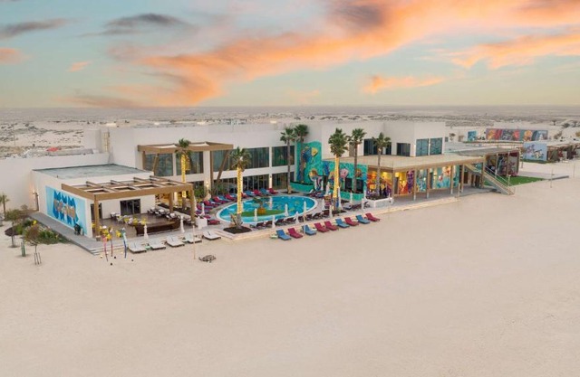 Fuwairit Kite Beach, Tapestry Collection By Hilton