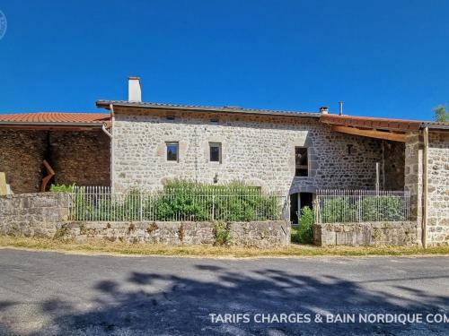 Gîte spacieux avec bain nordique et wifi en pleine nature - FR-1-496-359