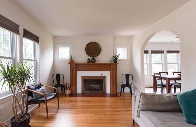 Gains House - Central Location - Best Neighborhood - Modern Farmhouse