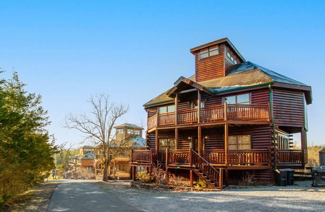 Galaxy Splash: Hot Tub, Pool, Theater, & MTN Views