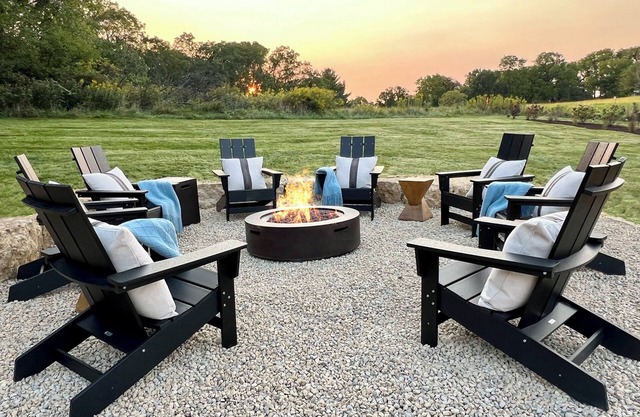 Galena Getaway: Sauna, Hot Tub, Fire Pit, and Arcade Fun Awaits!