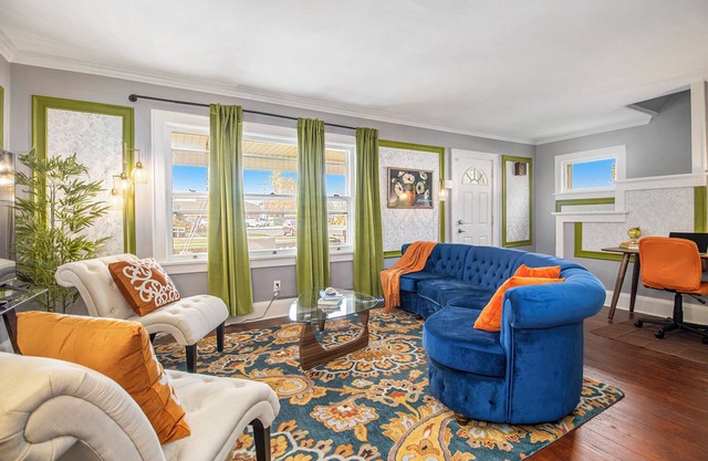 GAME DAY Haven: Sleeps 10, Near Notre Dame & DT!