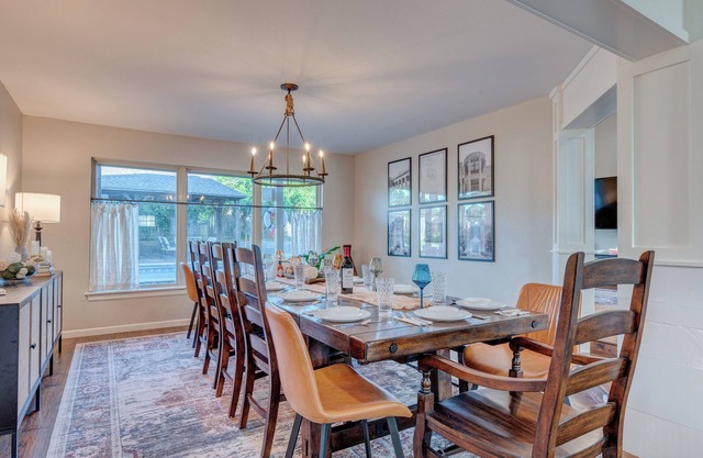 Game-Day Ready! 10 Min to OU. Open for Mizzou! NO BUNKS!