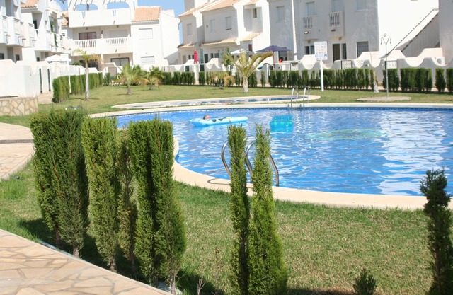 Gated Complex House w/ Communal Pools & Amazing Gardens, Stunning Mountain Views