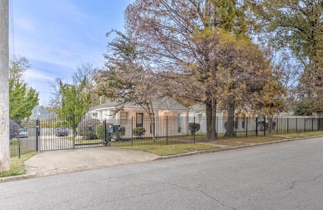 Gated Retreat Steps from Midtown's Best Parking