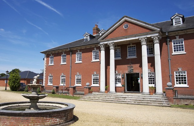 Elme Hall Hotel 