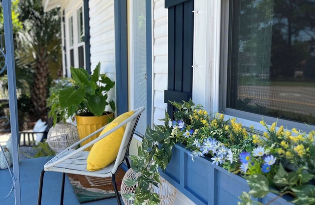 ~Gem on G St~Downtown Pensacola~Bring your Pet~Walk to Restaurants & Supposey~