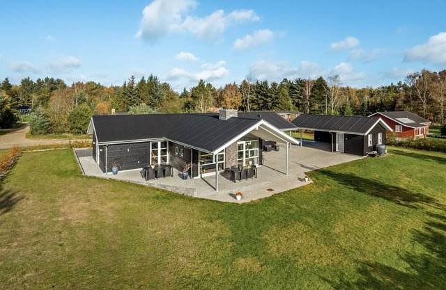 "Geri" - 700m from the sea by Interhome