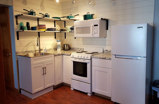 Getaway on the Cove - New to VRBO 2023