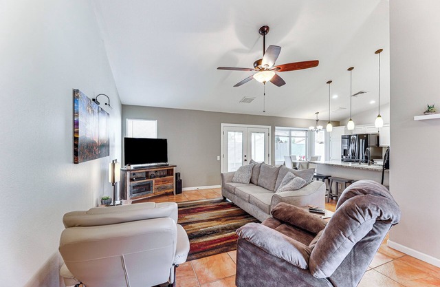 Gilbert Family Home: Games, Private Pool & Patio!