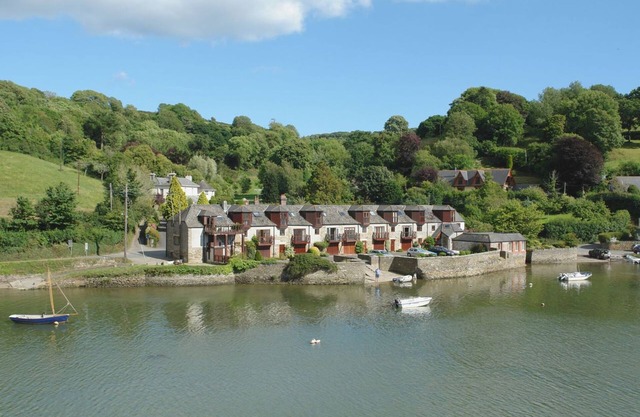 GILLYWEED, family friendly, with a garden in Noss Mayo