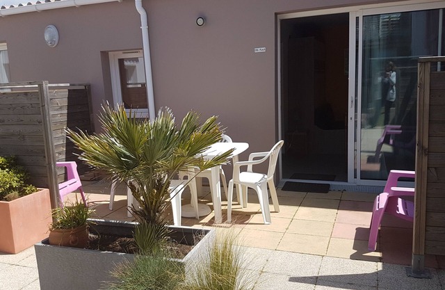 GITE 4 people patio view