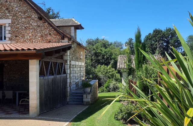 Gite Bertrand Talué Périgord Pourpre - Indoor swimming pool - sleeps up to 9