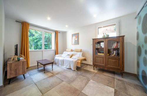 Gite des Troix Ptites Noix - Family 9 People Garden Games Close to Cluny Vignoble