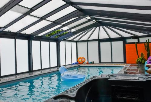 Gite et espace bien-être piscine, sauna, jacuzzi