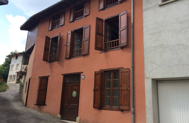 Gite in RDC, in authentic village, in Cathar country near Montségur.