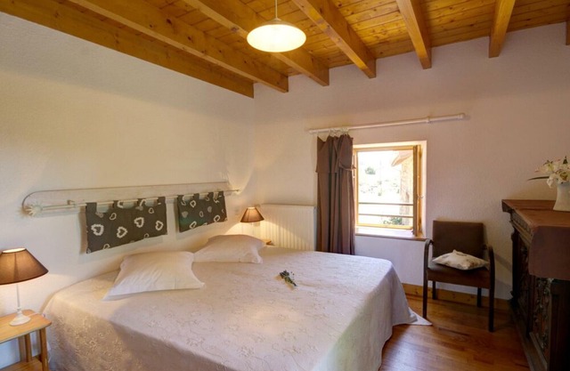 Gite Les Salles, 2 bedrooms, 4 persons