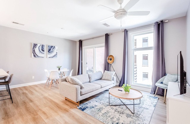 Glamorous Dtwn Condo w/King Bed + Walk to Restaurants