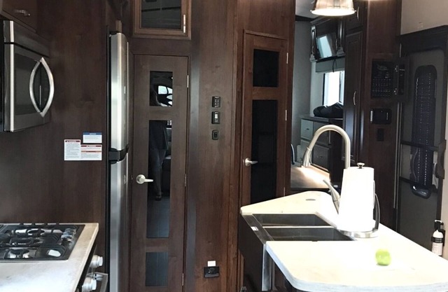 Glamping 5th Wheel Resort Style Living