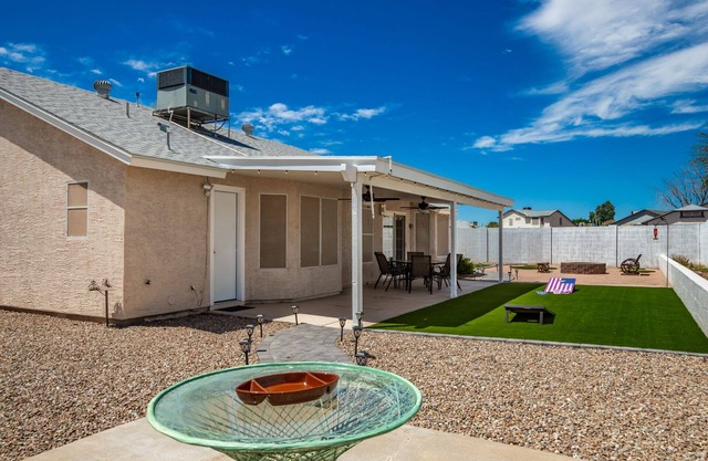 Glendale! Unbeatable Access to State Farm Stadium & Westgate's Best Attractions!